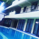 Maximum Holiday Inn